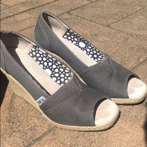 Toms Gray wedges